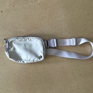 Lululemon Everywhere Belt Bag 1L